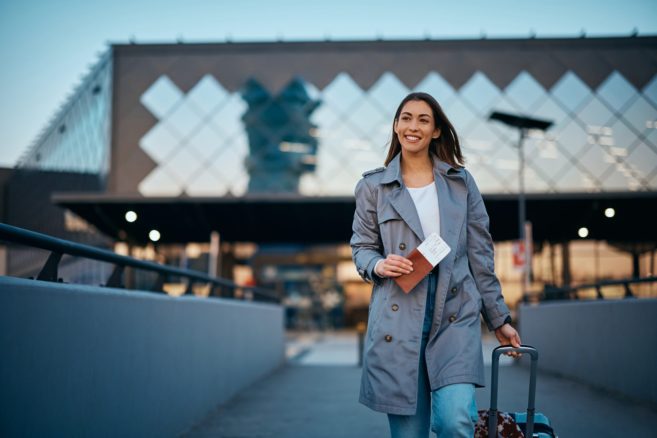 Traveller arriving at the airport with a faster Canada visitor visa