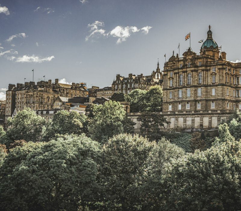 Edinburgh old town skyline