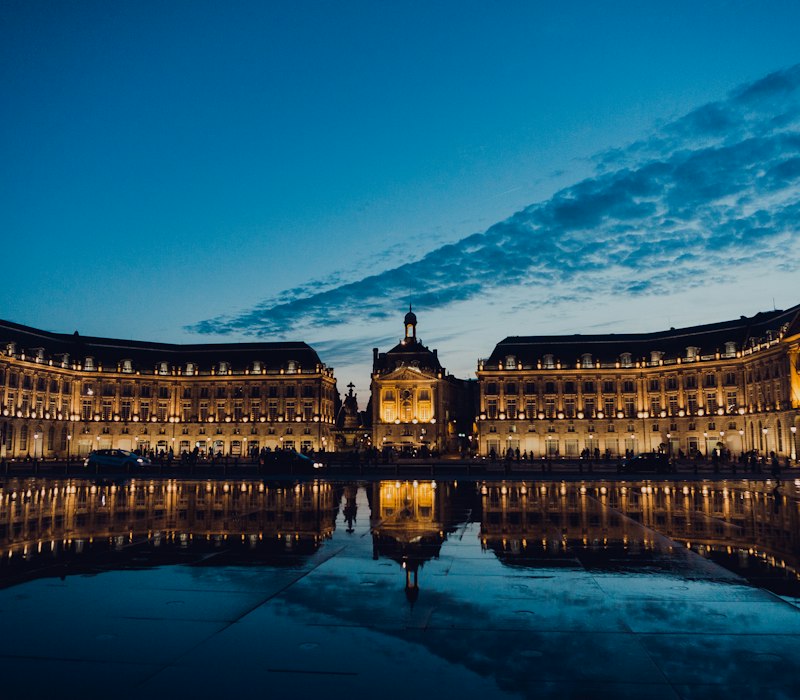 Place de la Bourse and its water mirror in Bordeaux at night