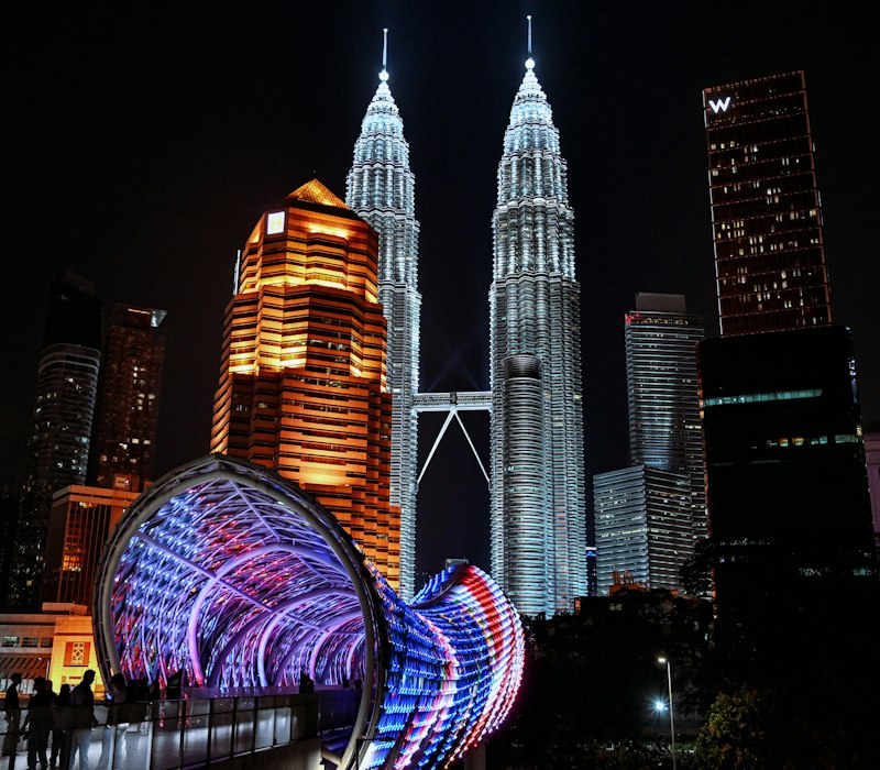 The Petronas Twin Towers lit up at night