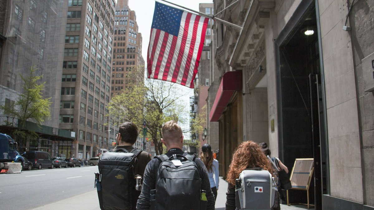 Students touring an American campus