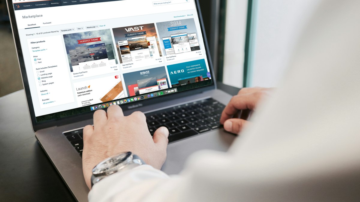 A student filling in an online application