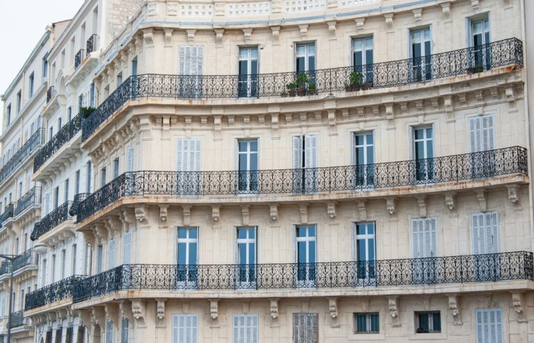 Public University vs Grande École in France 2027: Cost, Prestige & Admission Routes