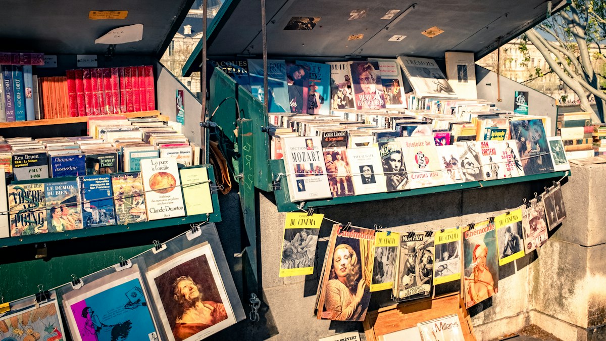 A bookstall along a Paris street