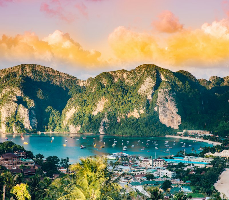 Islands and turquoise water off the coast of Krabi